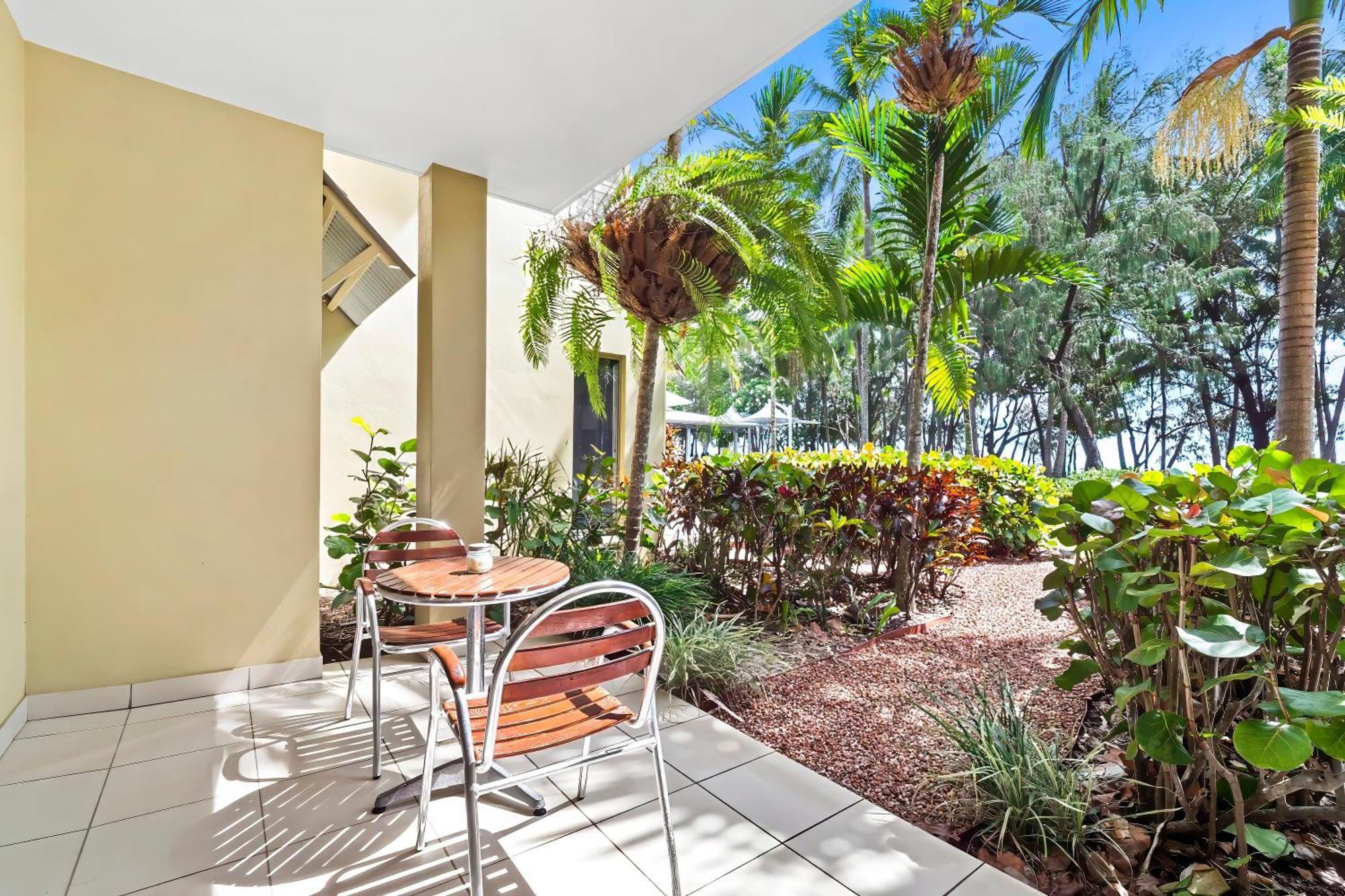 Amphora Laleuca Apartments Palm Cove Room photo
