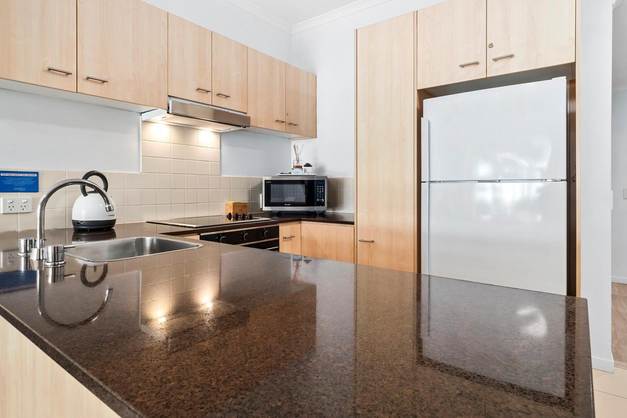 Amphora Laleuca Apartments Palm Cove Room photo